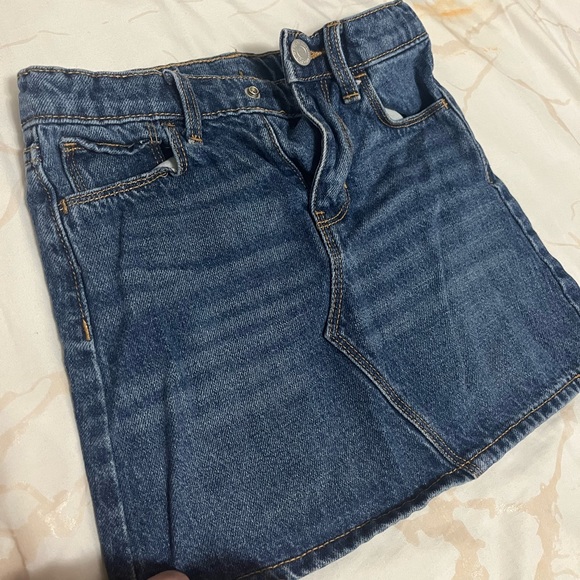 Old Navy Denim skirt 5T - Picture 3 of 3